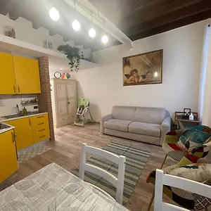 https://casa-nicoli.italymilanhotels.net